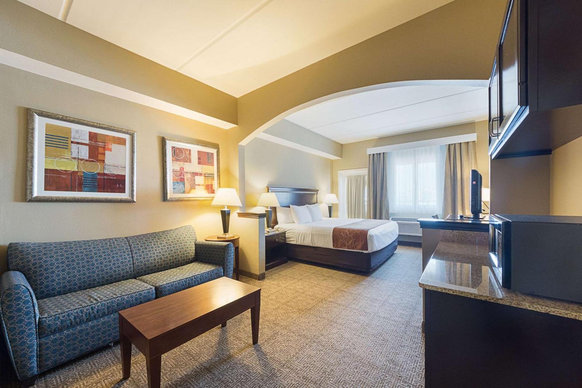 King Suite - Non-Smoking,1280829238:JPEG